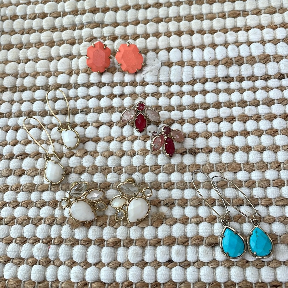 Bundle of 5 Kendra Scott earrings!
